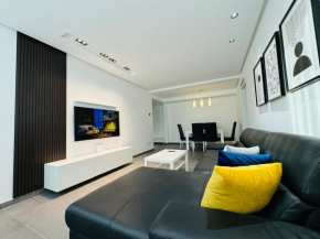 City Center 2-BR Apartment + Pkg